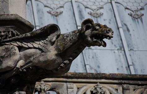  Gargoyles - Mysteriöse Wesen aus Stein erwachen in der modernen Welt!