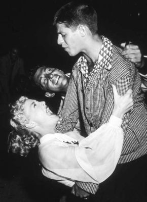  My Friend Irma: Eine turbulente Liebesgeschichte mit Betty Hutton und Dean Martin!